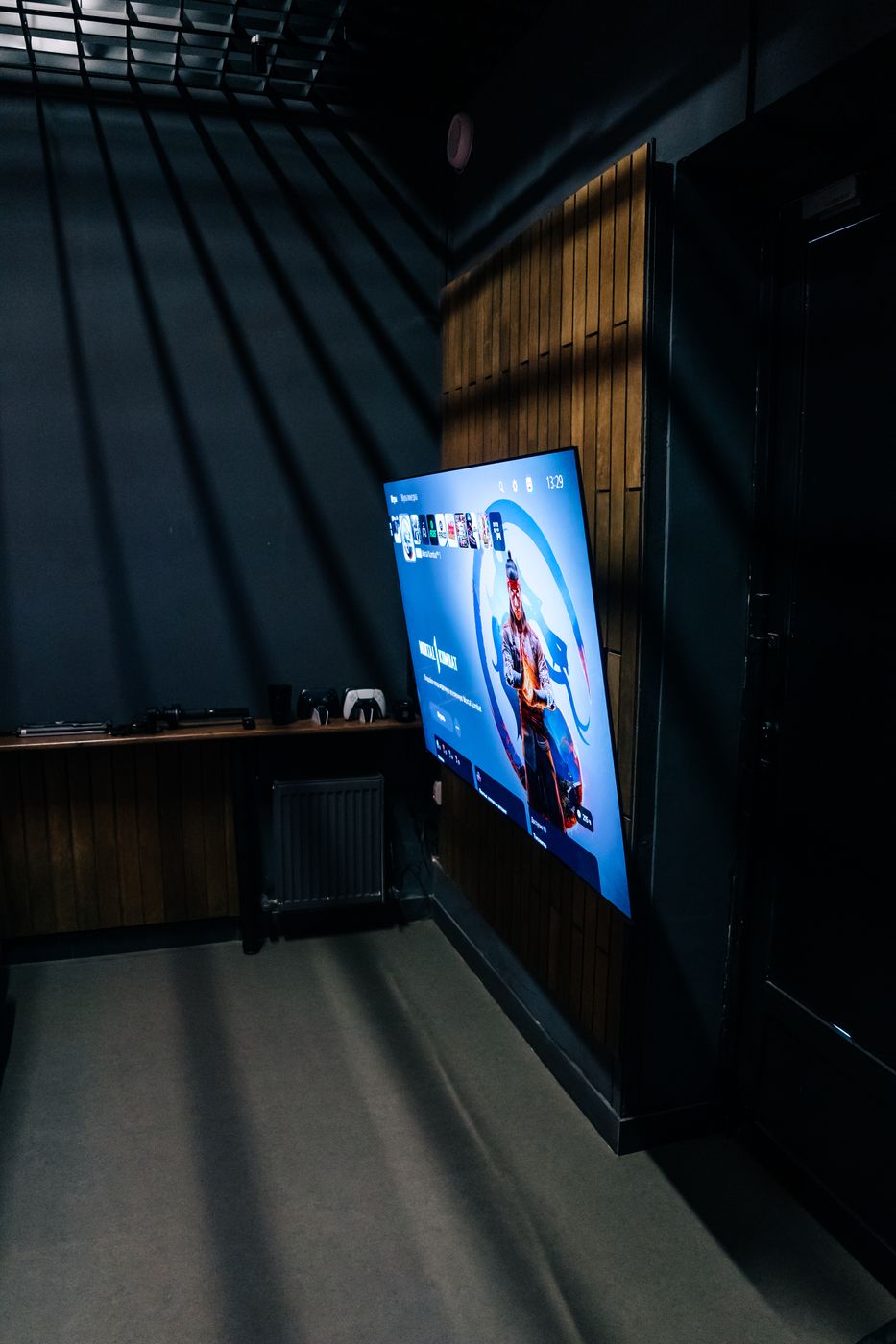 Игра на большом экране и PlayStation 5 в клубе PlayDay в Витебске